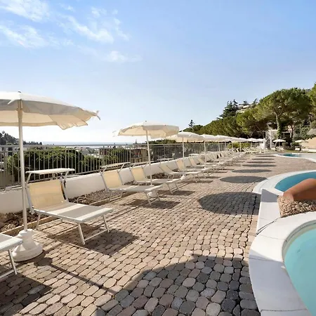 Modus Vivendi Trilocale Deluxe Apartmanhotel 3*